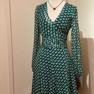 New Diane Van F. Dress sheer sleeves beautiful dress!